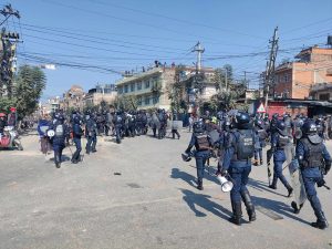 बल्खुमा युवा संघ र दुर्गा प्रसाईका समर्थकबीच झडप